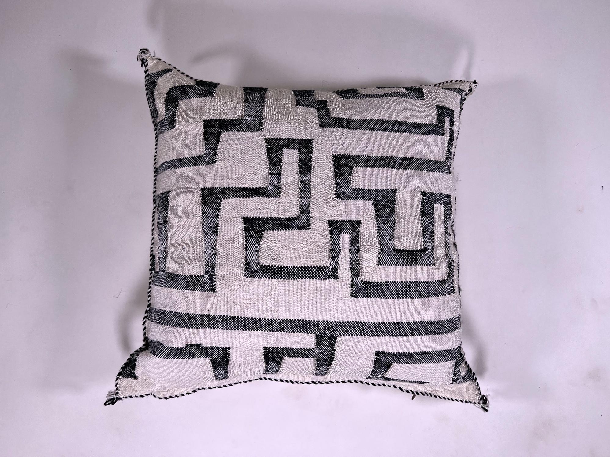 Black and White Kilim Pillow Cover, Moroccan Silk Boho Cushion, Geometric Handmade Pillow Sham with Corne - product image 10