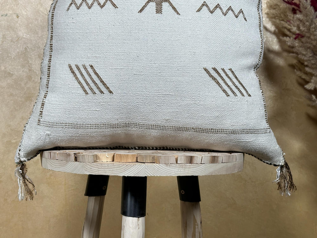 Neutral Boho Pillow Cover, Moroccan Pillow, Sabra Silk Pillow, Berber Pillow, Kilim Pillows, Handmade Cou - product image 6